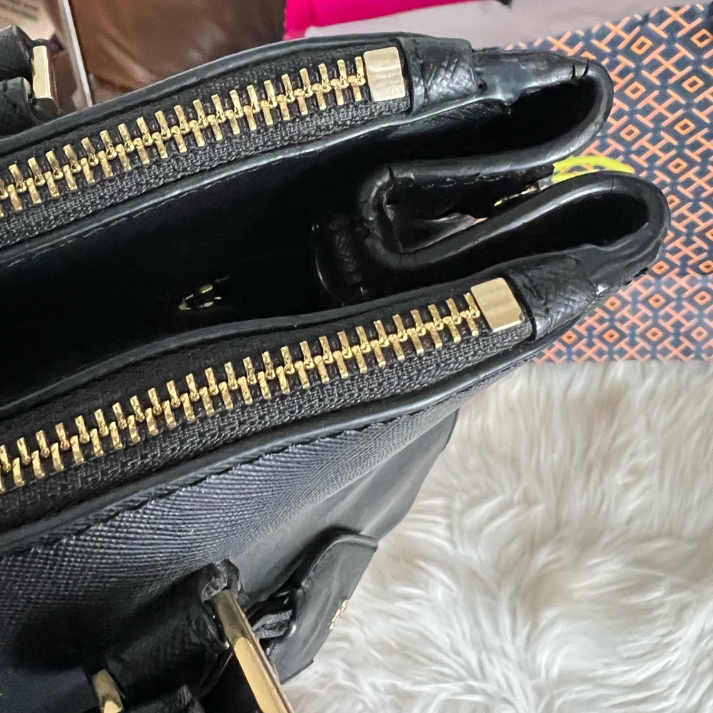 Tory Burch Shoulder Handbag - Picture 13 of 16